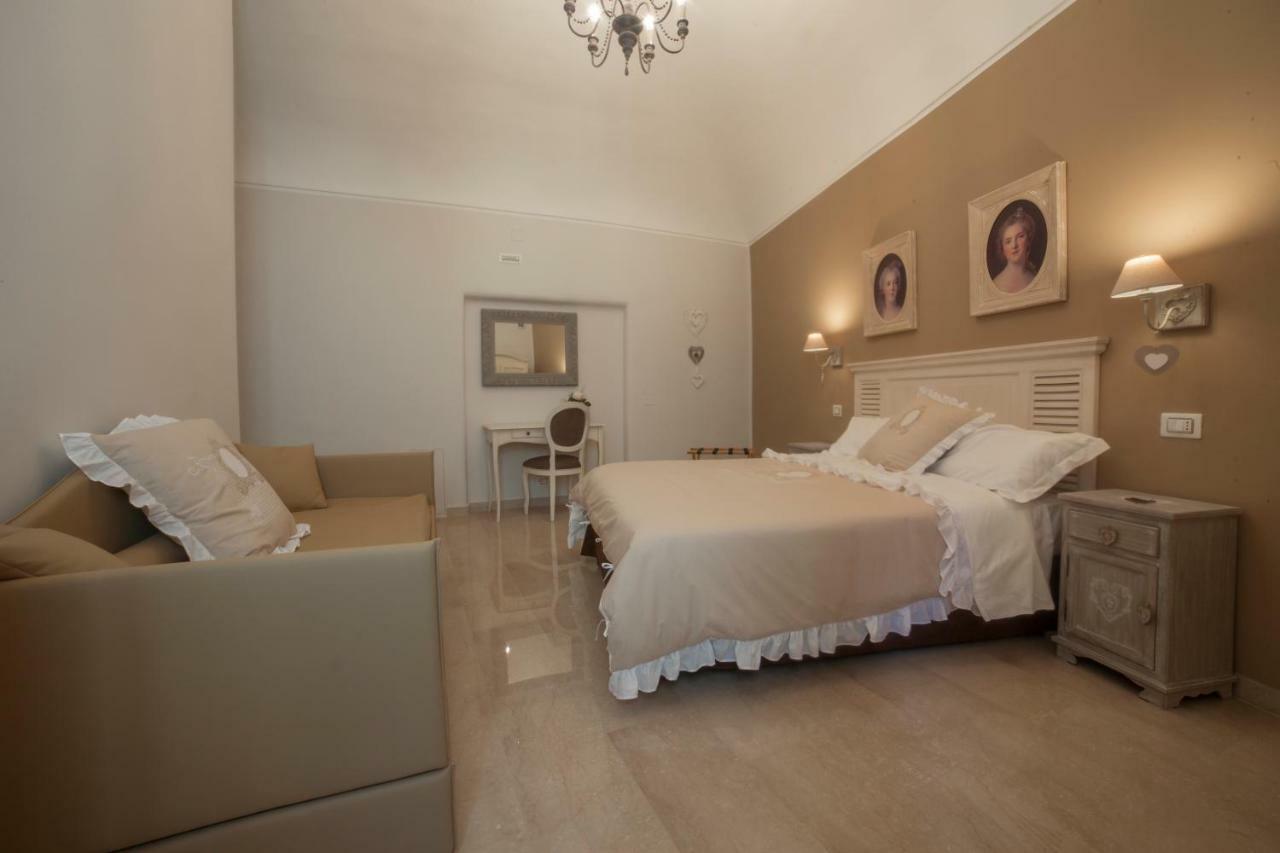 Family Suite (2 Adults + 2 Children)